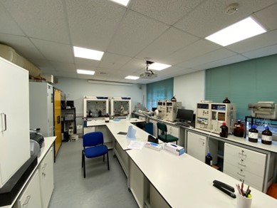 Laboratory for the purification and chemical functionalisation of carbon nanomaterials.